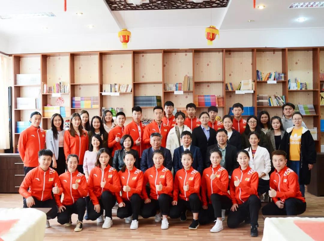 D:\新闻简讯\金禾娱乐城
简讯\线上娱乐城平台
武术表演团与朱巴诺夫国立大学孔子金禾娱乐城
举行座谈\微信图片_20190420194245.jpg