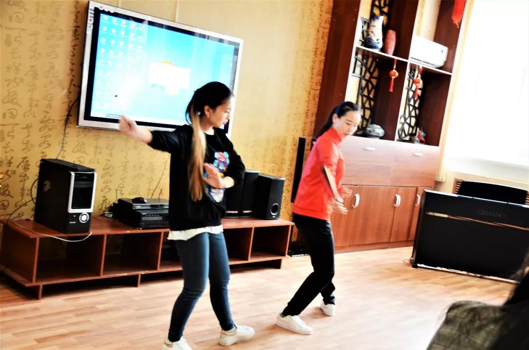 D:\新闻简讯\金禾娱乐城
简讯\线上娱乐城平台
武术表演团与朱巴诺夫国立大学孔子金禾娱乐城
举行座谈\微信图片_20190420194221.jpg
